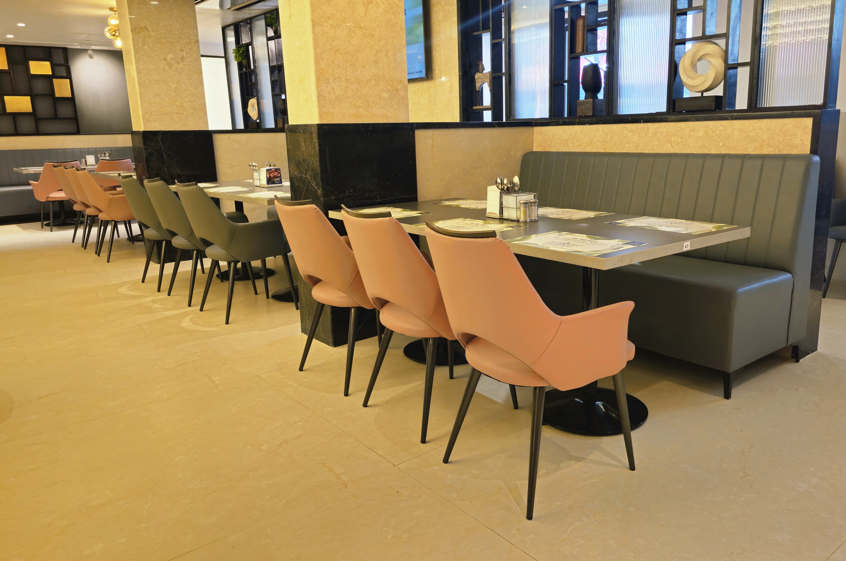 Revolutionizing Restaurant Openings: Gharnish, India's Pioneer in Ready Stock Furniture
