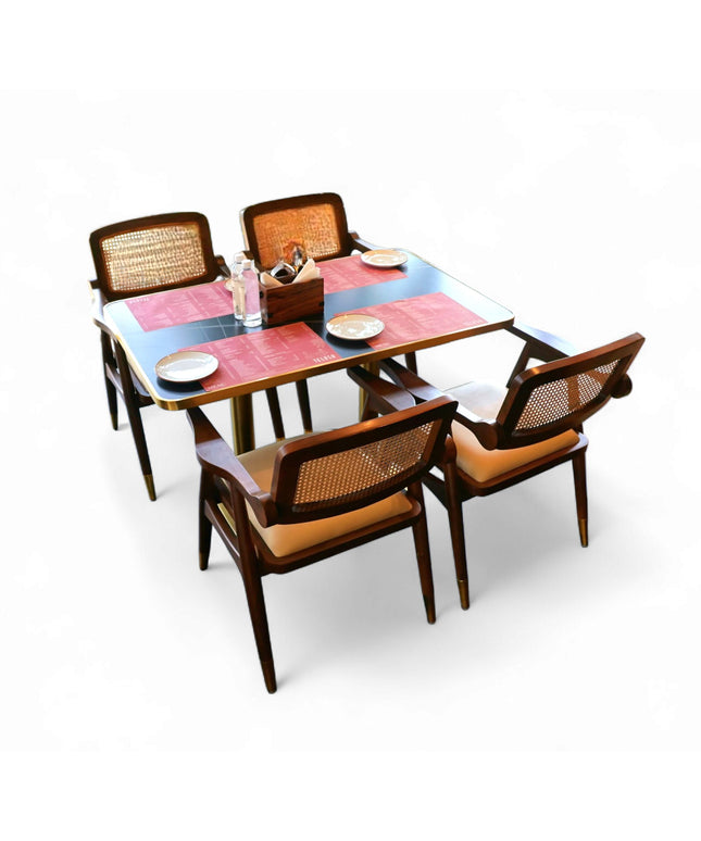 RattanBox 4 seater With Golden Table